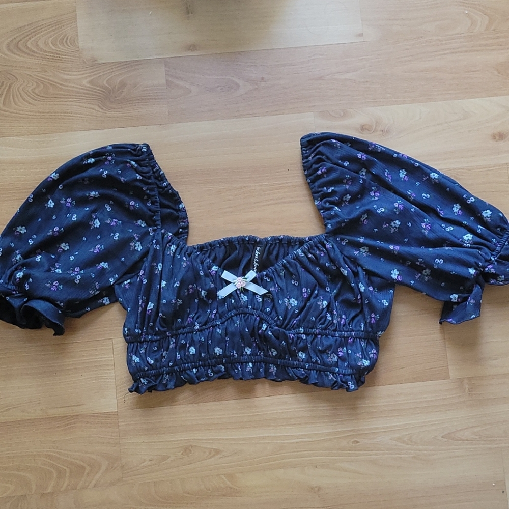 Puff sleeve crop top